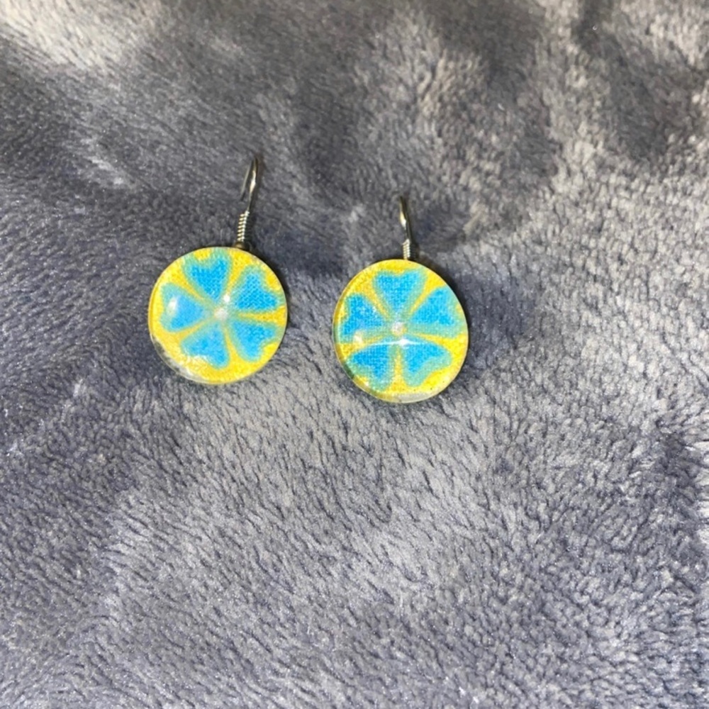 Clear stone dangle earrings